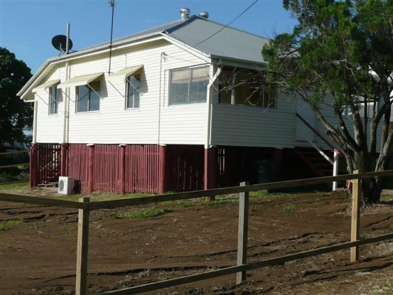 16 Fowler Street, Gladstone QLD 4680