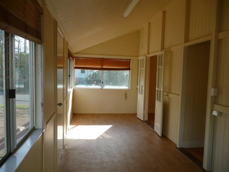 16 Fowler Street, Gladstone QLD 4680