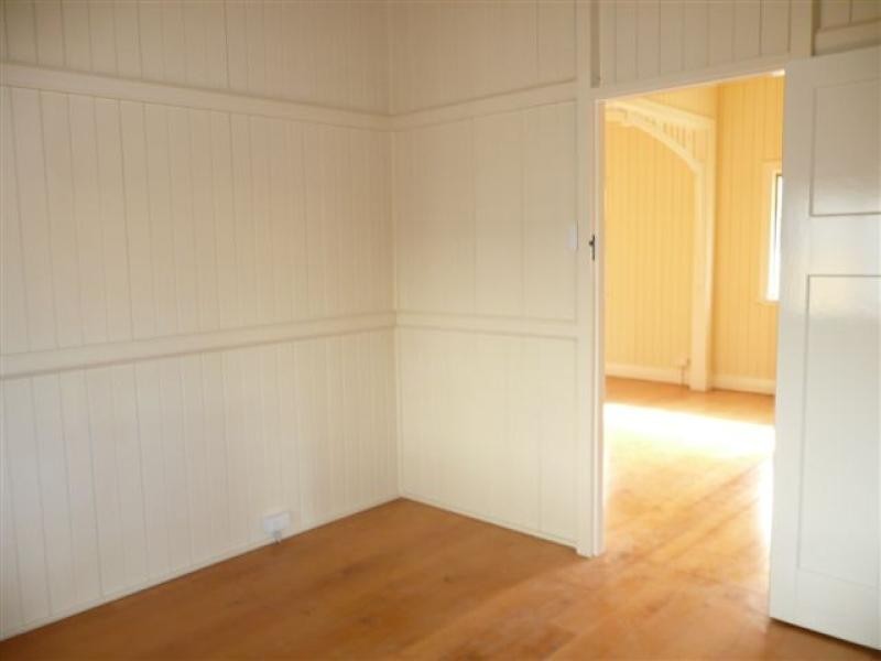 16 Fowler Street, Gladstone QLD 4680