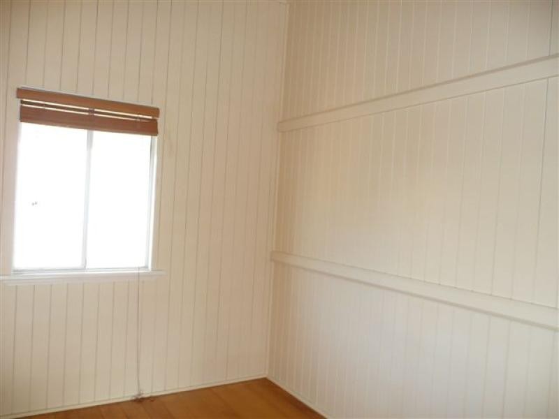 16 Fowler Street, Gladstone QLD 4680