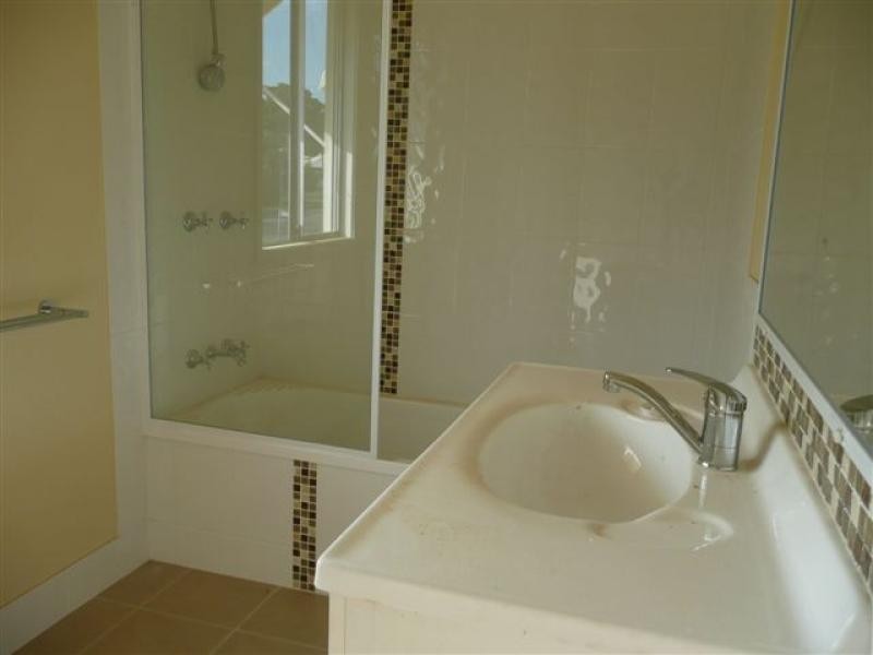 16 Fowler Street, Gladstone QLD 4680