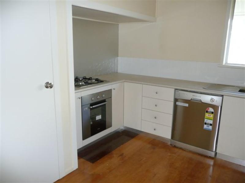 16 Fowler Street, Gladstone QLD 4680