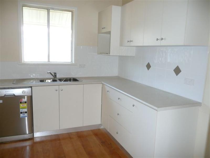 16 Fowler Street, Gladstone QLD 4680