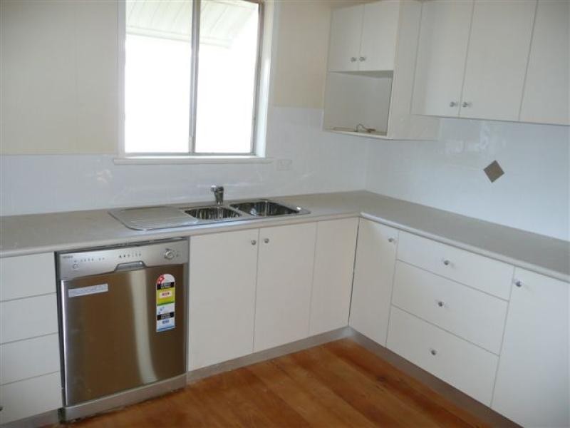 16 Fowler Street, Gladstone QLD 4680