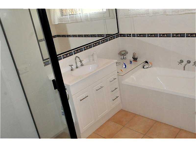 4 Cassia Crt, Gladstone QLD 4680