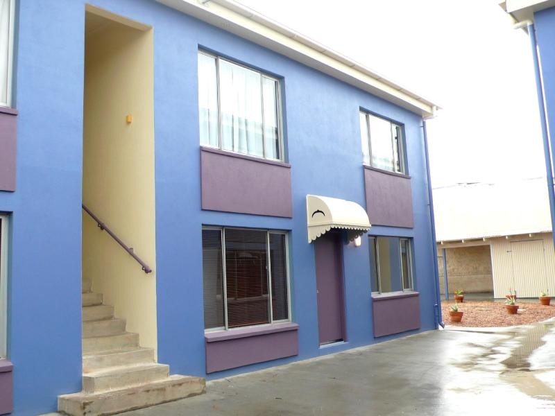 Unit 2/29 Off Street, Gladstone QLD 4680