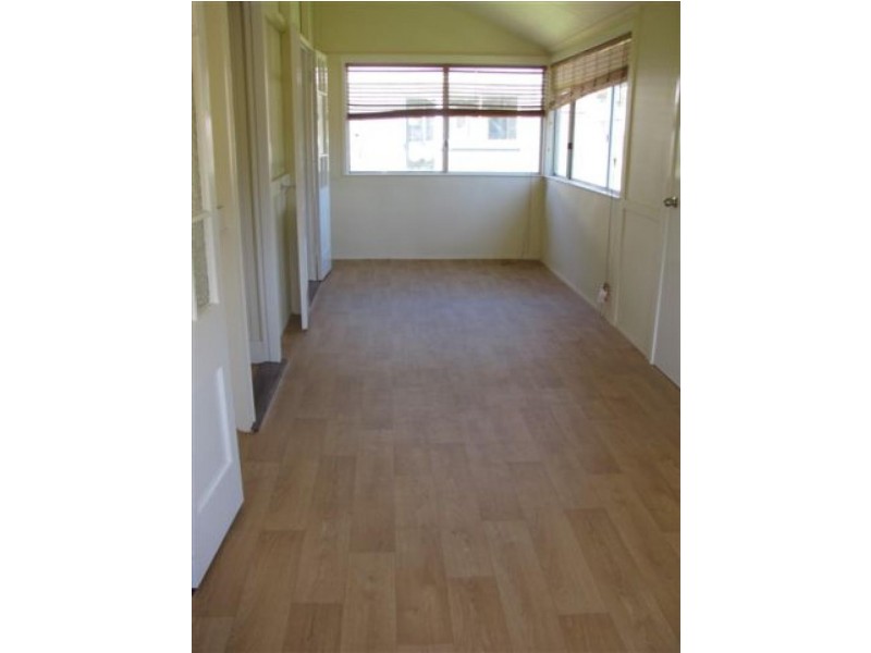 16 Fowler Street, Gladstone QLD 4680