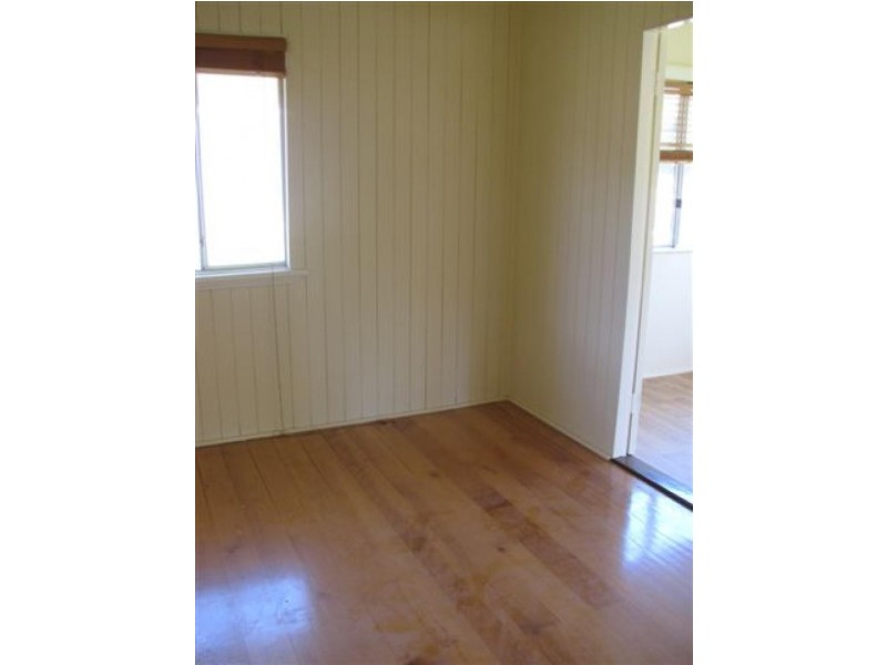 16 Fowler Street, Gladstone QLD 4680