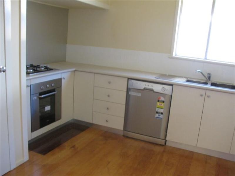 16 Fowler Street, Gladstone QLD 4680