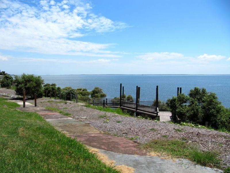 13 The Esplanade, Gladstone QLD 4680