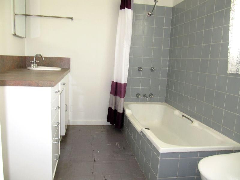 13 The Esplanade, Gladstone QLD 4680