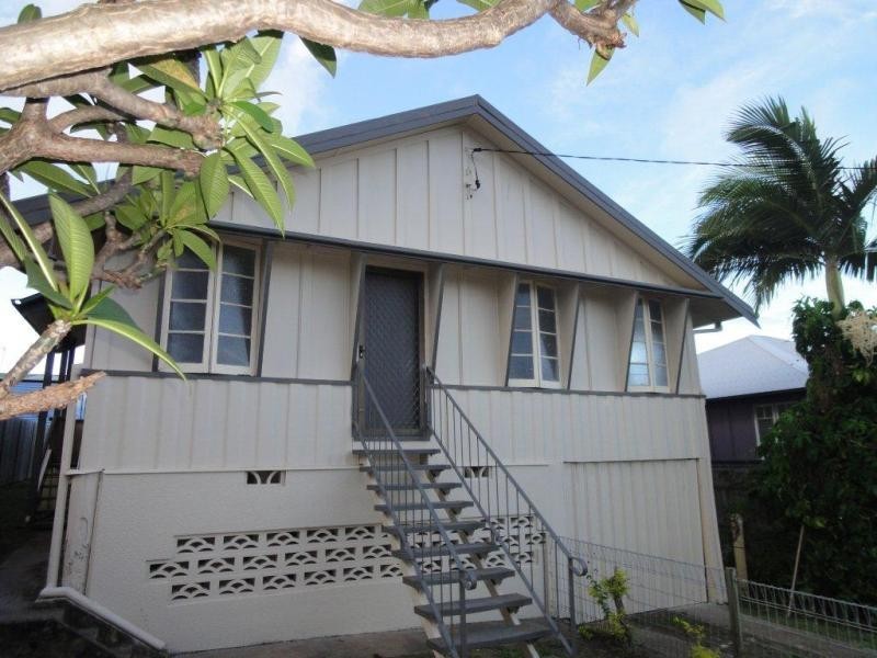 48 Yarroon Street, Gladstone QLD 4680