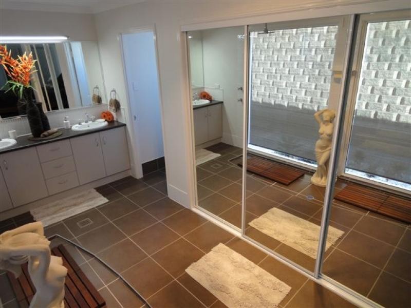 2 Phoenix Place, Gladstone QLD 4680