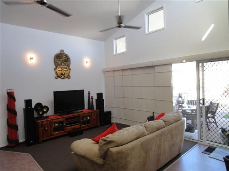 2 Phoenix Place, Gladstone QLD 4680