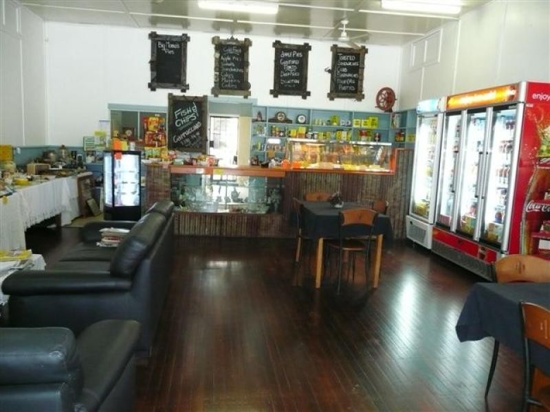 33 Raglan Street, Mount Larcom QLD 4695