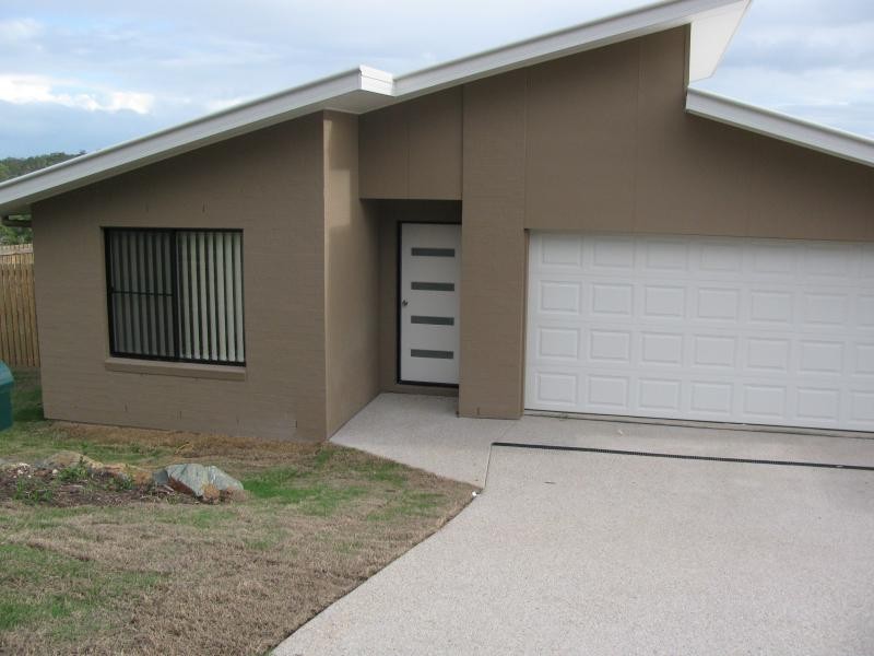 64 Victoria Ave, Gladstone QLD 4680