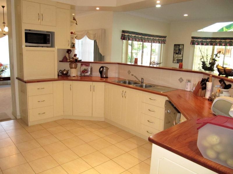 14 Parksville Drive, Gladstone QLD 4680