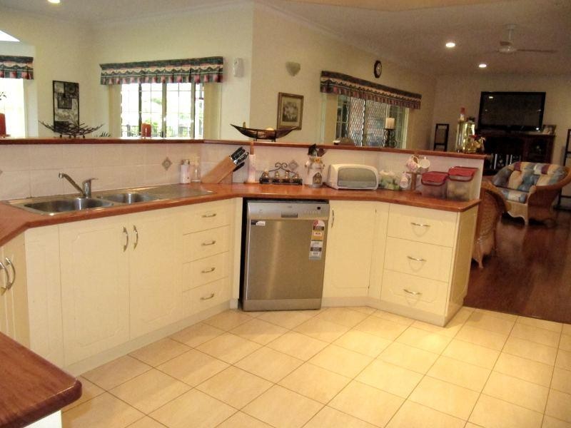 14 Parksville Drive, Gladstone QLD 4680