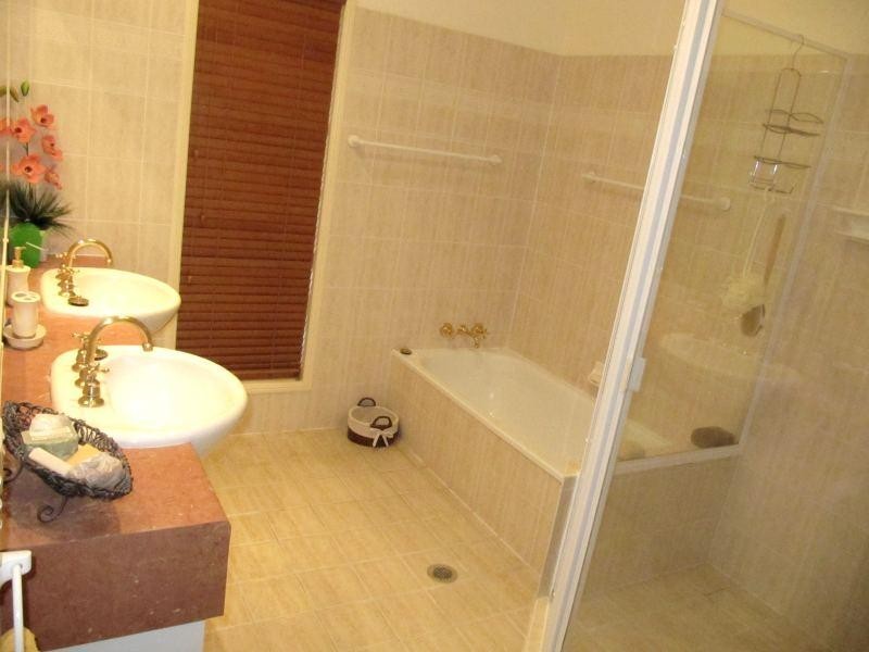 14 Parksville Drive, Gladstone QLD 4680