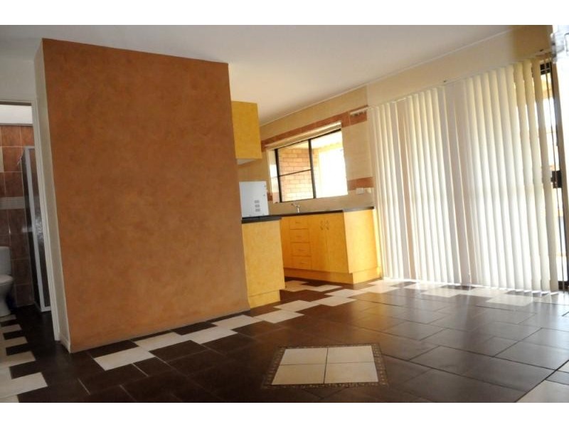 251 AUCKLAND STREET, Gladstone QLD 4680