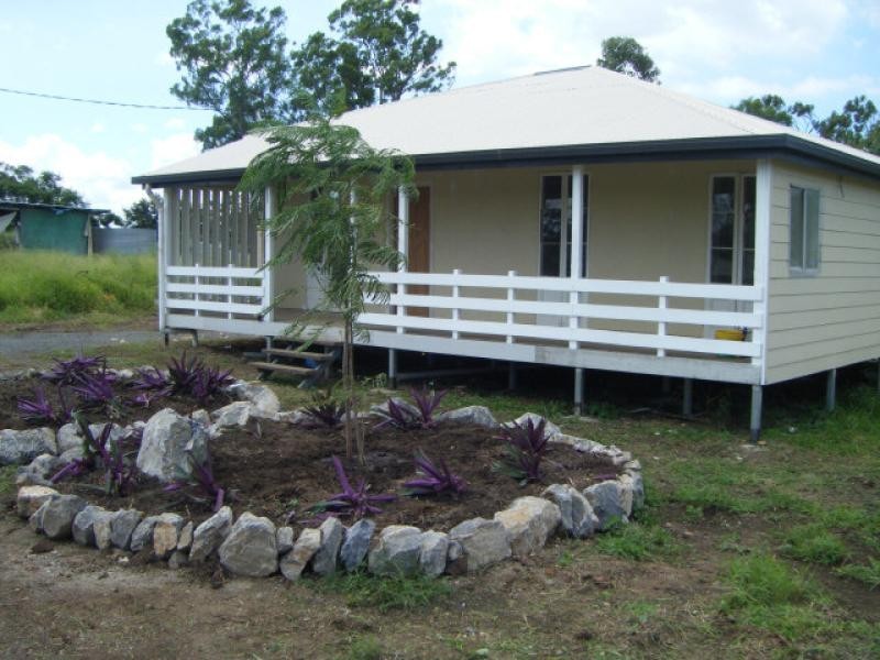11 Pershouse Lane, Ambrose QLD 4695