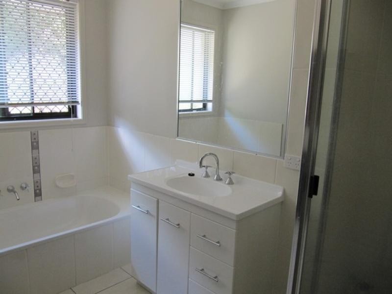 33 Southern cross Close, Gladstone QLD 4680