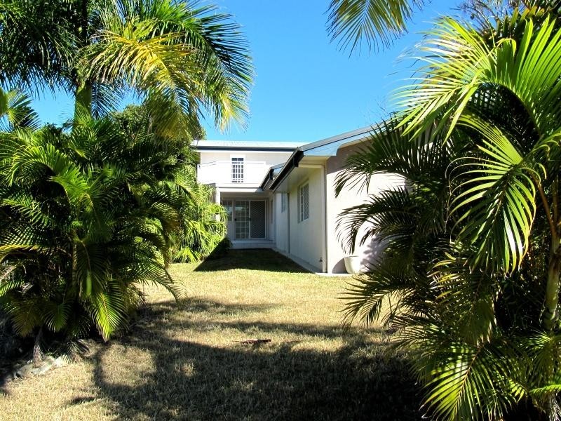2 Barreenong Street, Gladstone QLD 4680