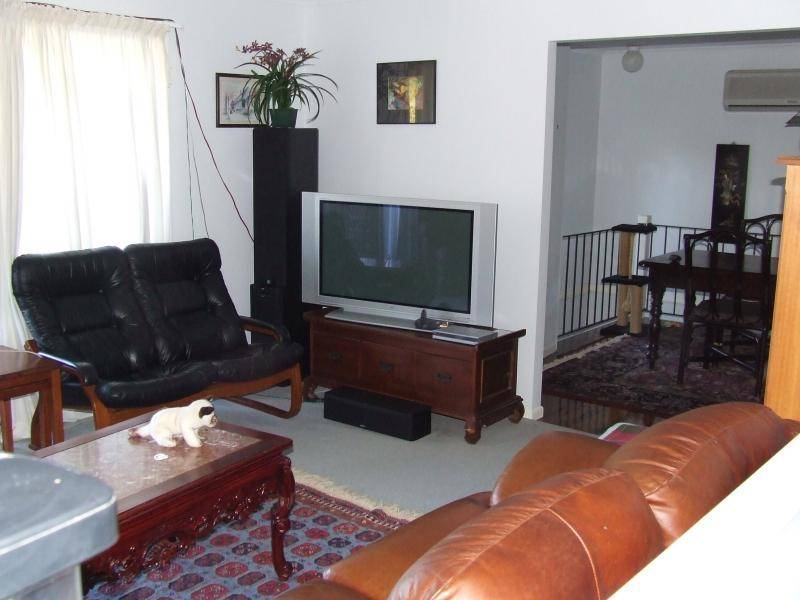 21 MARINA AVENUE, Boyne Island QLD 4680