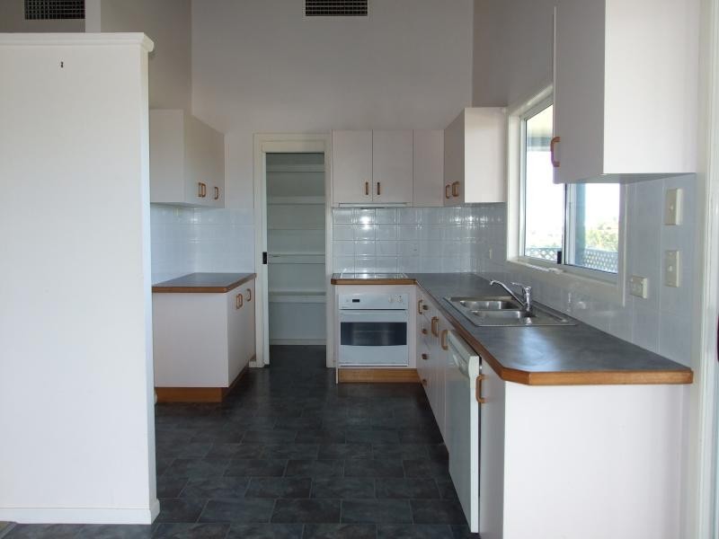 35 LOMANDRA STREET, Boyne Island QLD 4680