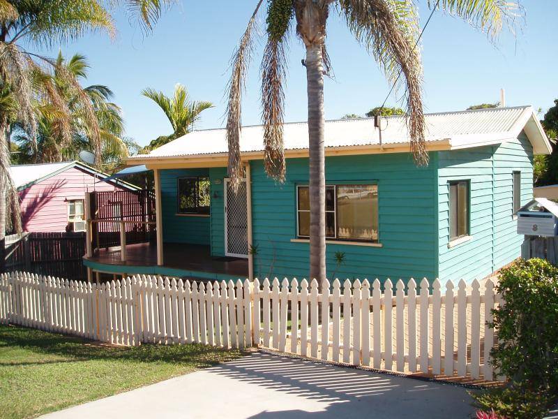 8 PACIFIC AVENUE, Tannum Sands QLD 4680