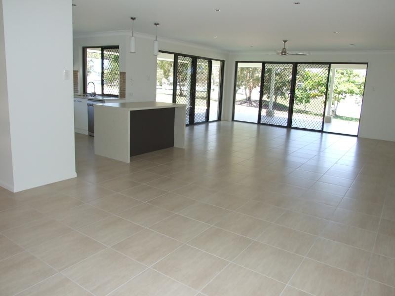 71 THE OAKS ROAD, Tannum Sands QLD 4680