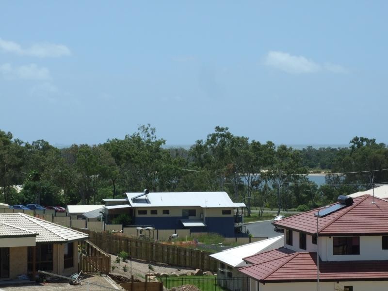 30 Lighthouse Drive, Boyne Island QLD 4680