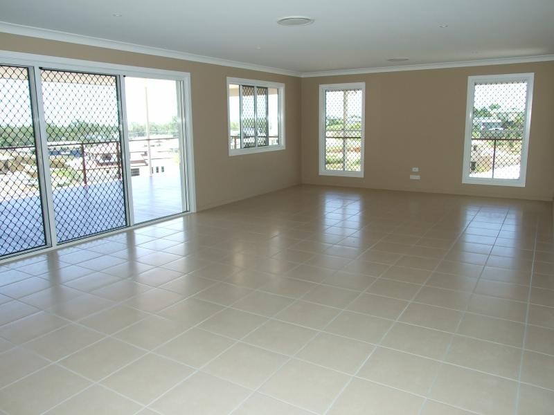 30 Lighthouse Drive, Boyne Island QLD 4680