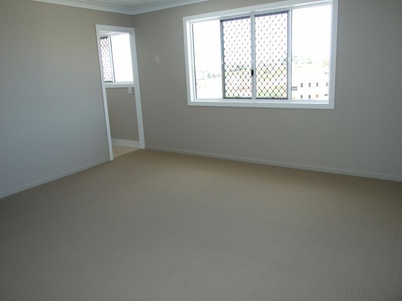 30 Lighthouse Drive, Boyne Island QLD 4680