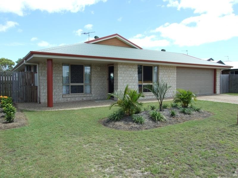 33 GOLF VIEW DRIVE, Boyne Island QLD 4680