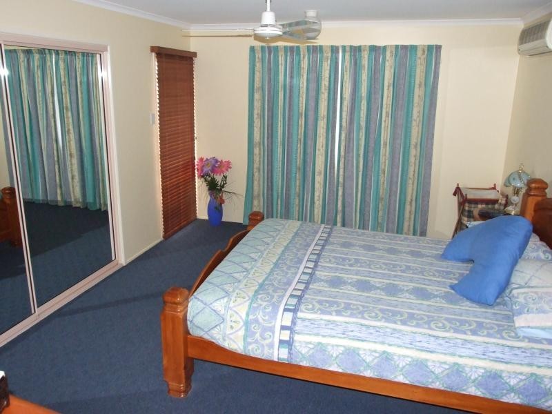 23 Curtis Ave, Boyne Island QLD 4680
