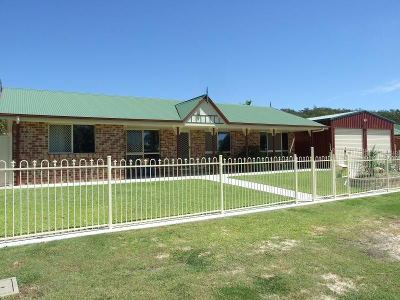 23 CURTIS AVE, Boyne Island QLD 4680