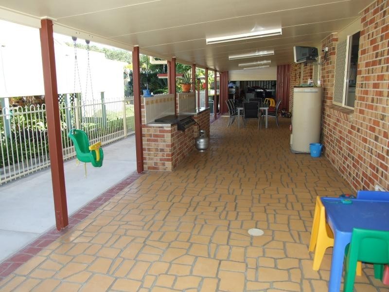 23 CURTIS AVE, Boyne Island QLD 4680