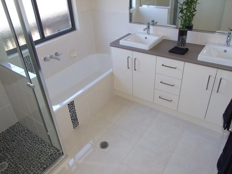 18 Melanie Court, Boyne Island QLD 4680