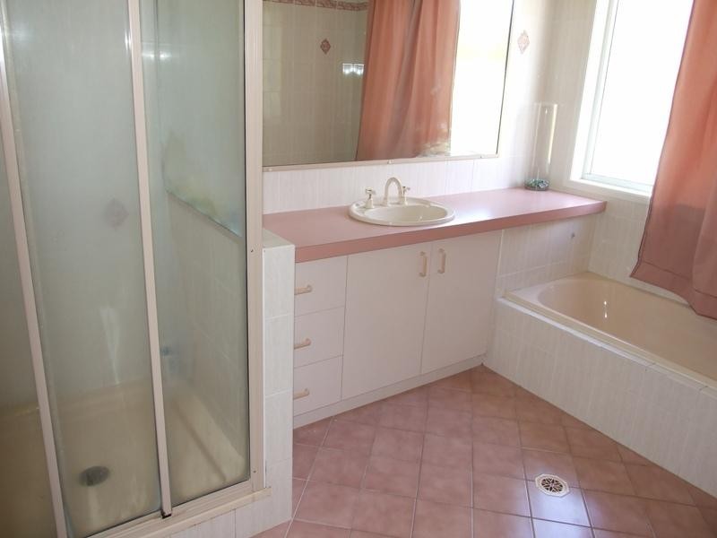 39 Latrobe Street, Tannum Sands QLD 4680