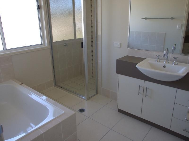 39 Hennie Drive, Benaraby QLD 4680