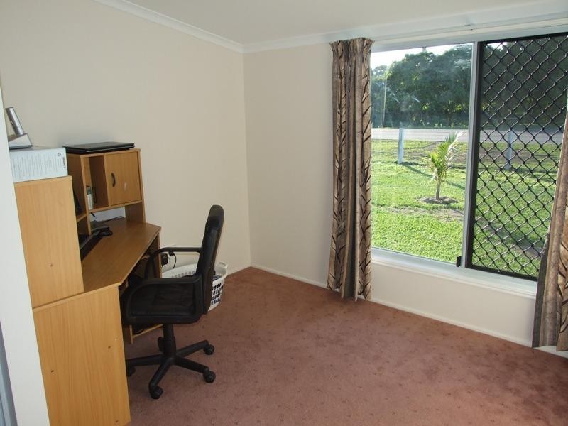8 Barklya Court, Benaraby QLD 4680