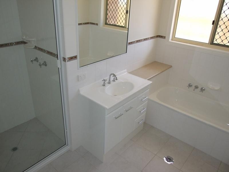 38 Bauhinia Street, Boyne Island QLD 4680