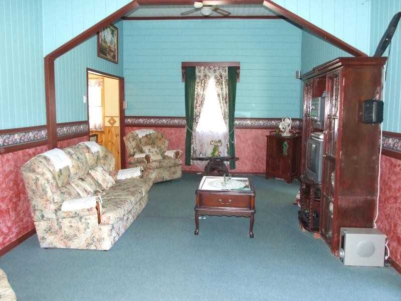 11 Dougall Street, Bororen QLD 4678