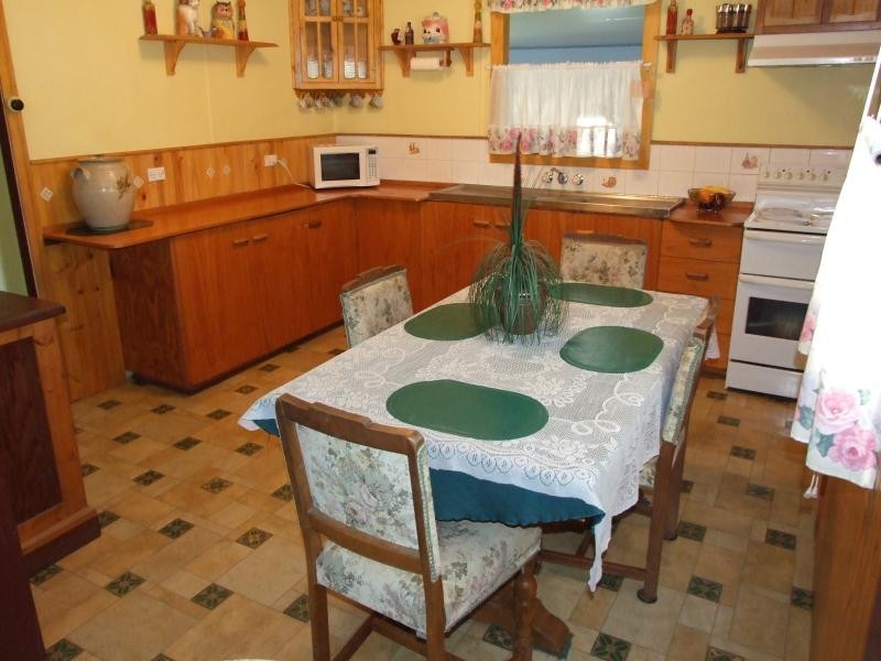 11 Dougall Street, Bororen QLD 4678