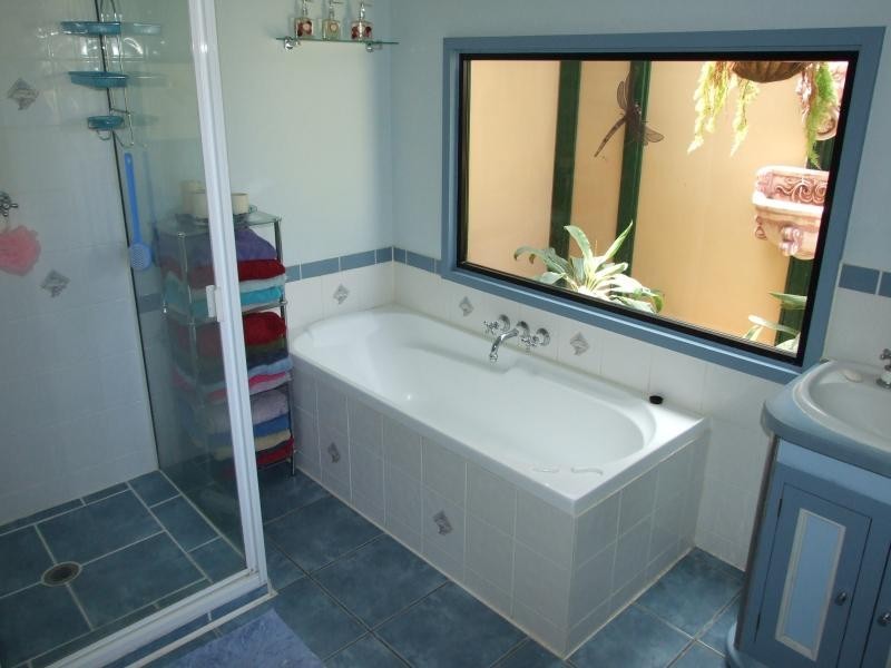 11 Dougall Street, Bororen QLD 4678