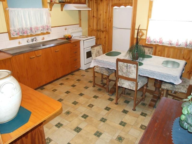 11 Dougall Street, Bororen QLD 4678