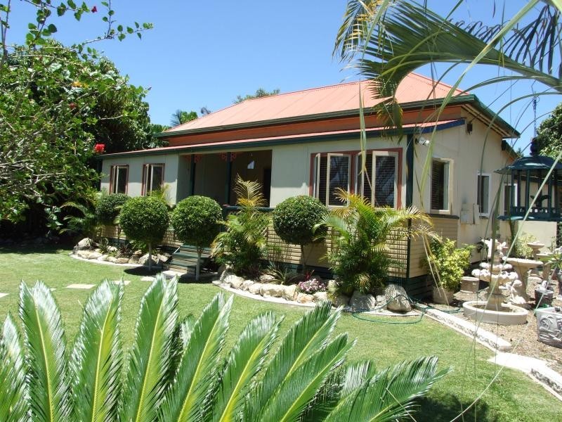 11 Dougall Street, Bororen QLD 4678