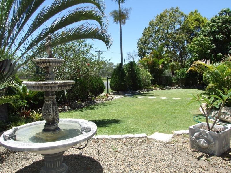 11 Dougall Street, Bororen QLD 4678