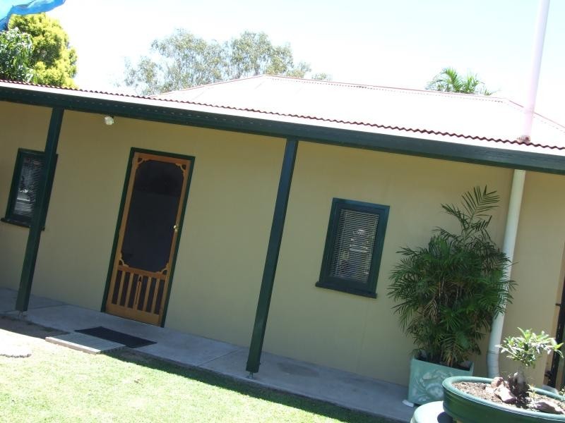 11 Dougall Street, Bororen QLD 4678